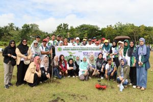 Cultural Workers participate in Plant-Run Activity